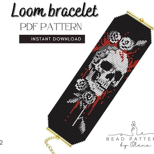 Puede incluir: Pulsera de telar negra con diseño de calavera y rosas. La pulsera presenta una calavera blanca con detalles rojos y rosas. El texto "Loom bracelet PDF PATTERN INSTANT DOWNLOAD" está en la parte superior. Cierres y cadena dorados completan la pulsera.