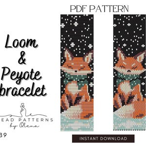 Puede incluir: Un patrón PDF digital para una pulsera de telar y peyote. El diseño presenta un zorro pixelado con una bufanda verde sobre un fondo negro nevado. El texto "Loom & Peyote bracelet" y "PDF Pattern" son visibles.
