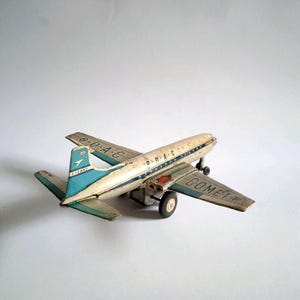 Vintage Tin Airplane Toy – BOAC Comet 4 Jet – Made in Japan – Antique Friction Model Plane – Collectible Aviation Toy – 1960s Tin Toy Jet