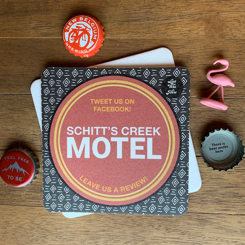 SCHITT'S CREEK MOTEL Souvenir Drink Coaster Design door Lisa Was Here, The Coaster Gal Square