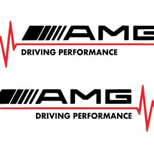 Op de afbeelding: Twee zwart-rode grafische logo's met de tekst AMG en DRIVING PERFORMANCE. Elk logo bevat een gestileerde rode hartslaglijn die een horizontale rode lijn kruist die de zwarte tekst en een zwart schuin balkpictogram onderstreept.
