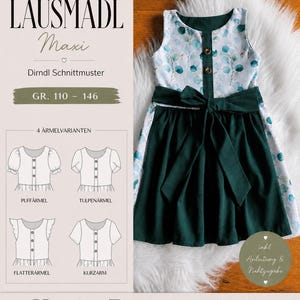 Könnte beinhalten: Ein grün-weißes Dirndlkleid mit Schleife, präsentiert auf einer weißen, fellartigen Oberfläche. Das Kleid hat ein Blumenmuster auf dem Oberteil und einen dunkelgrünen Rock. Das Bild enthält auch den Text: "LAUSMADL Maxi" und "Dirndl Schnittmuster".