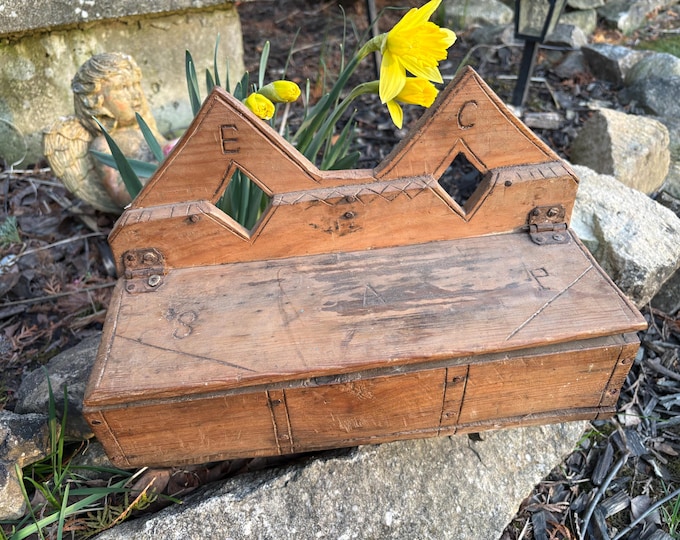 Antique Primitive Country Kitchen Spice Box, Salt Box, Wall Box