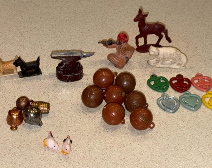 28 Vintage Crackerjack Gum-Ball Vending Machine Charms, Miniatures, Figures