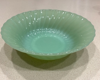 Vintage Anchor Hocking Fire King Jadeite Swirl Shell 8 1/2 Inch Serving Bowl