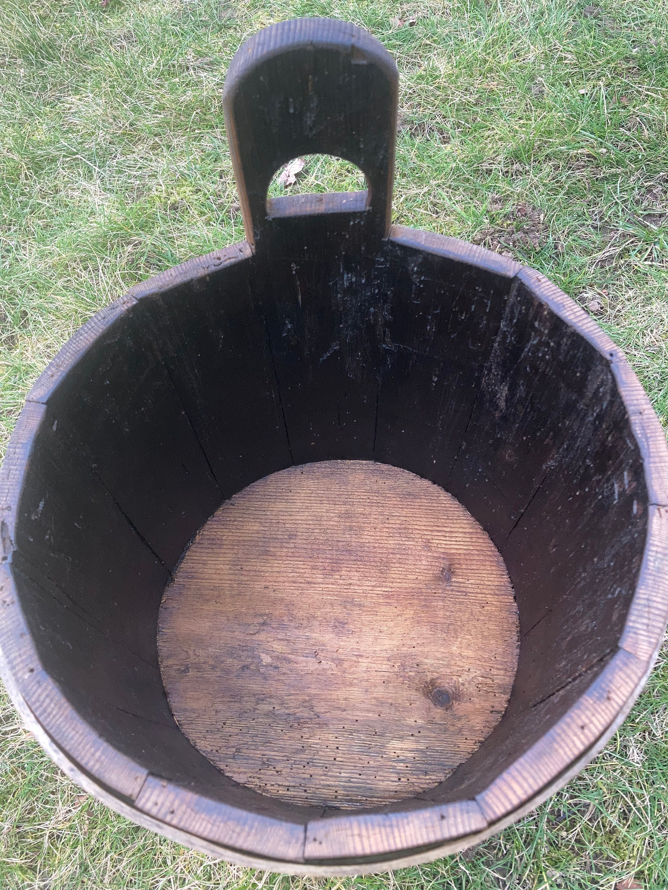 Antique Country Primitive Staved Wooden Piggin Bucket with Chestnut Lap