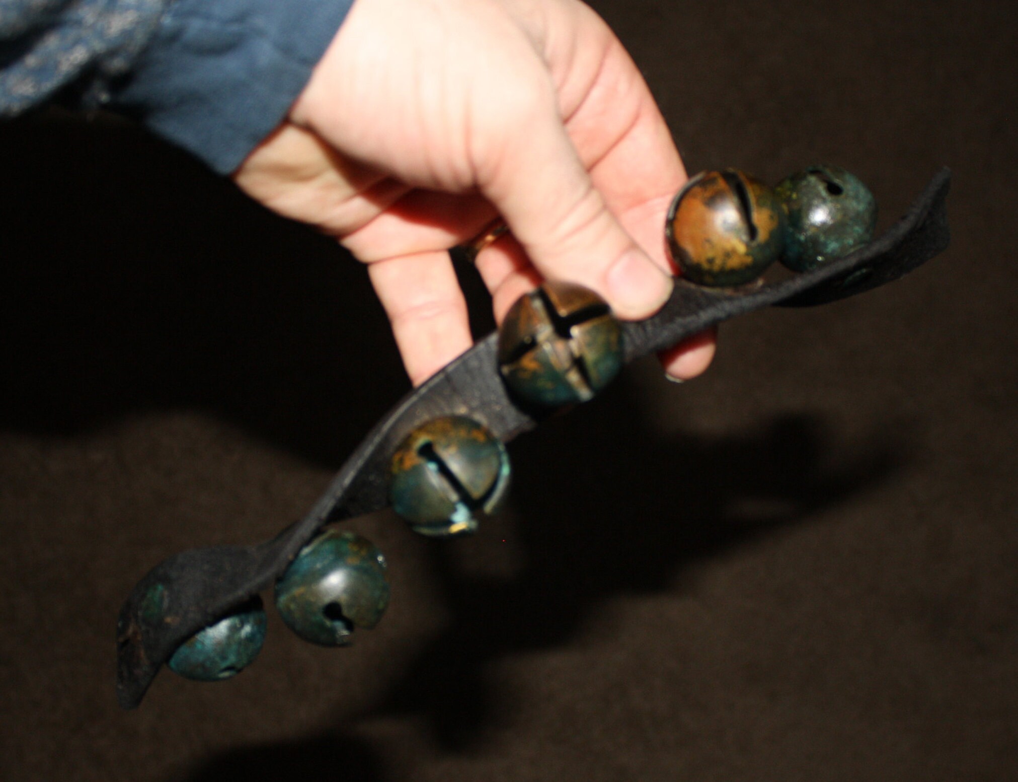 32 Brown, Antique Brass Sleigh Bells on Strap, Leather, #C-2128 – Weaver  Leather Supply