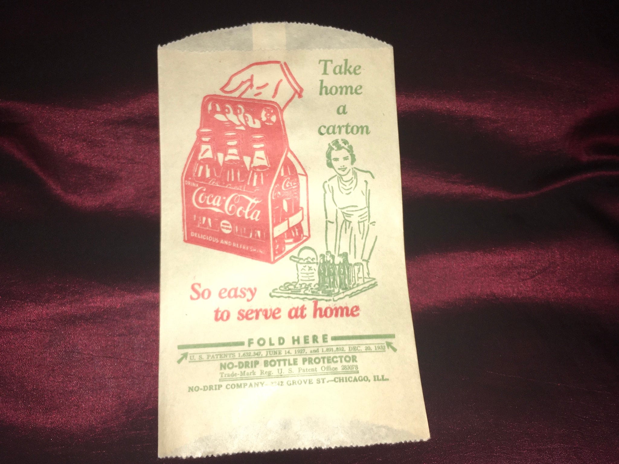 Details about   1932 Coca Cola Dry Server Sleeve Bottle Bag with Men Drinking a Coke Paper Print 