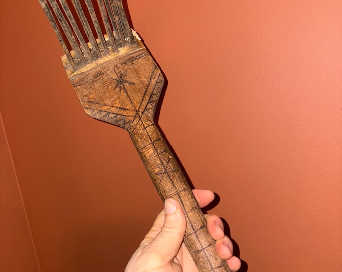 Antique Carved Wooden Flax Wool Carding Comb; Heckle, Hetchel, Primitive 19th Century Handmade Linen Making Tool