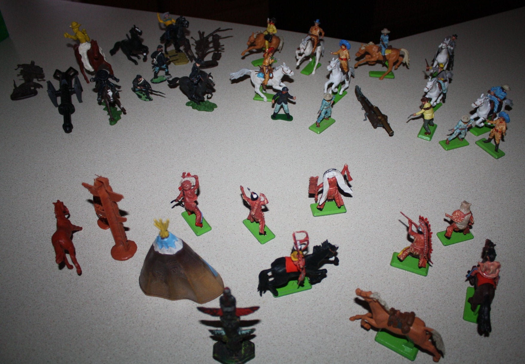 ho scale cowboy figures