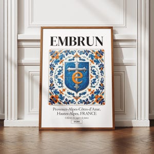 Affiche Embrun, Hautes-Alpes, 05, illustration de ville, azulejos traditionnels, déco murale, poster régional, idée cadeau, blason, faïence