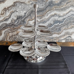 Dessert-Display, handgefertigter 2-stufiger Macaron- und Keksständer aus versilbertem Messing