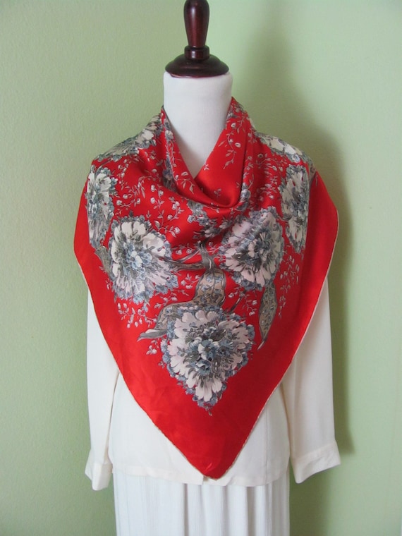 Beautiful Vintage Red White Floral Silk Scarf // 3