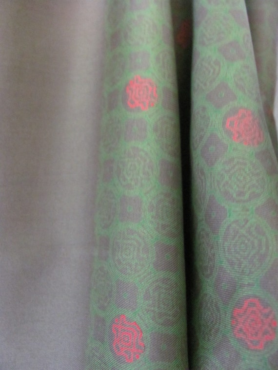 Macy's Italy // Beautiful Large Green Soft Silk S… - image 4