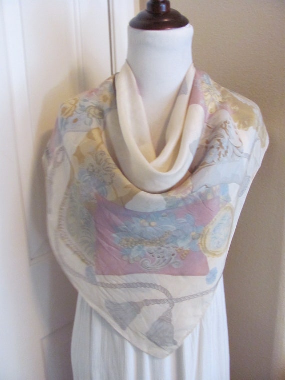 Liz Claiborne // Beautiful Beige off White Silk Scarf // 31