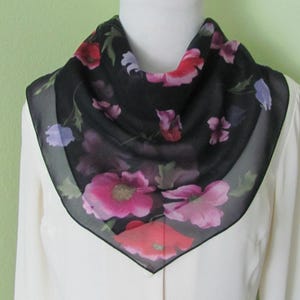 Casual Corner // Piękny czarny fioletowy kwiatowy jedwabny szal // 21&quot; cali 52 cm kwadrat // Najlepszy z najlepszych