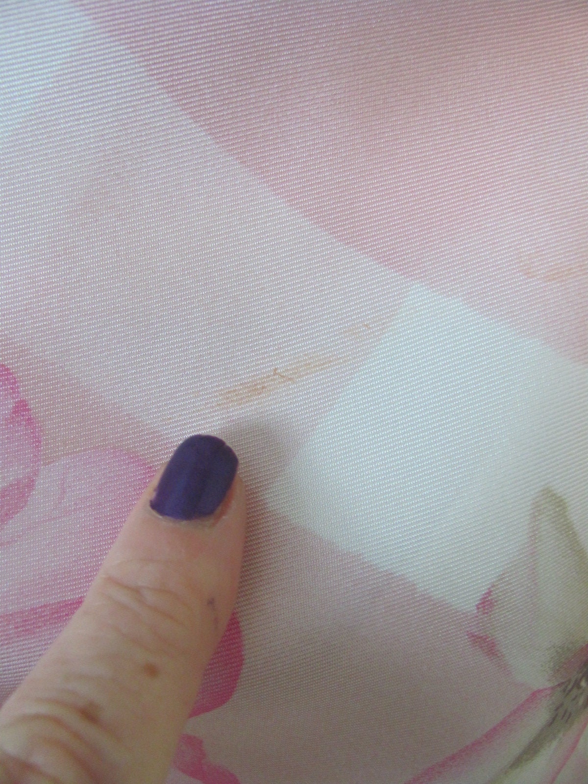 Burberry // Beautiful Pale Pink White Floral Soft Silk Scarf // 35