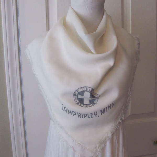 VERKOOP Illinois National Guard 33e infanterie mooie witte souvenir sjaal - 28" Inch 66cm vierkant // 1000+ Designer Silk Vintage Sjaals