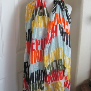 SALE Prachtige kleurrijke grote oversized sjaal // 28 x 72&quot; lang // 1000+ designer zijden vintage sjaals