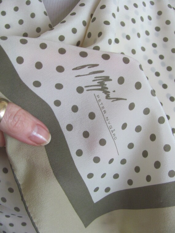 Wow! Peter Nygard // Beautiful off White Beige Polka Dot