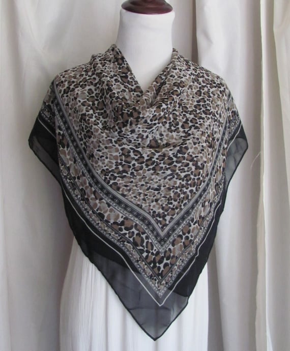 Bella sciarpa in poliestere marrone nero con stampa animalier