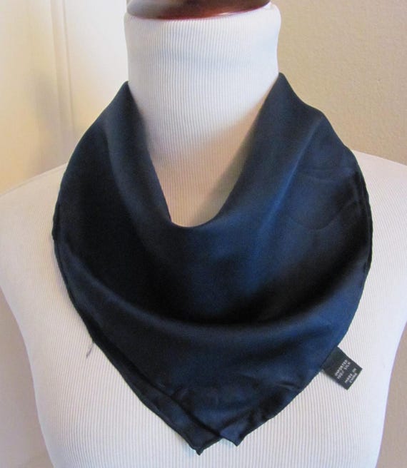 Prodotto in Italia // Piccola sciarpa da taschino in seta blu