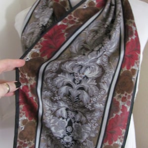 Vera Neumann // Preciosa bufanda de seda negra y marrón // 28 x 132 cm // Lo mejor de lo mejor