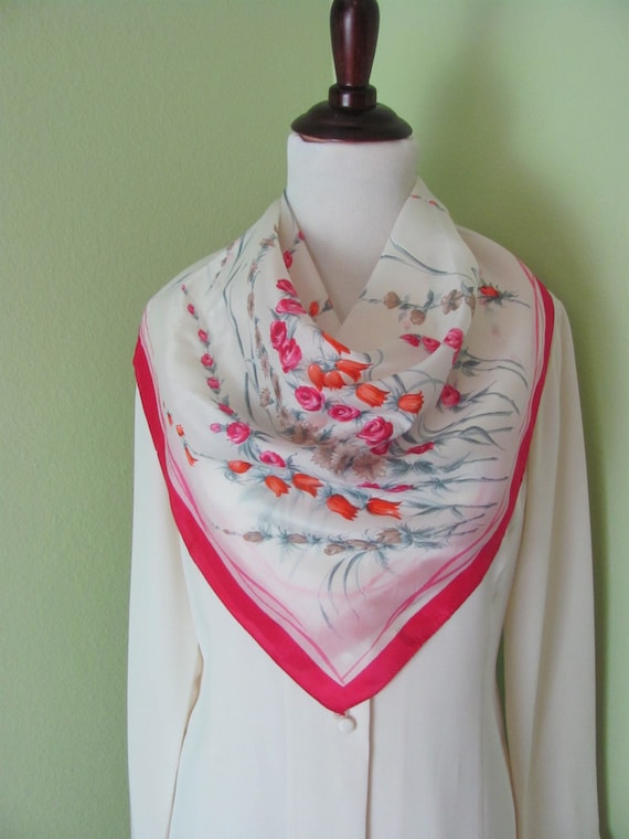 Lovely Vintage Mid Century White Red Floral Rayon 