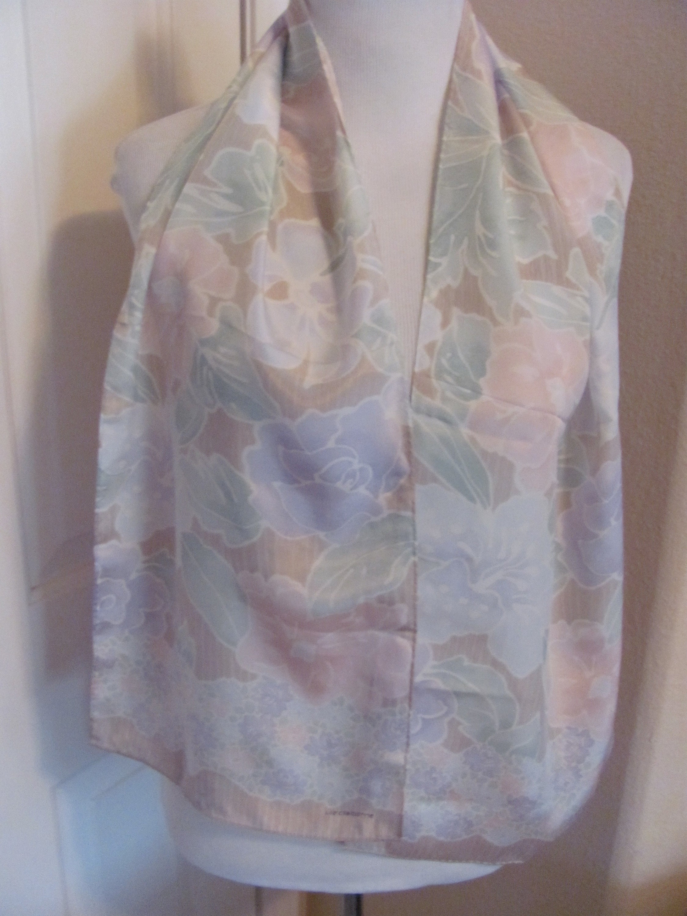 Liz Claiborne  Lovely Pale Pink Floral Silk Scarf  11 x 52 Long  Best of the Best