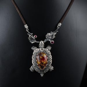 Handgemachte Silber Schildkröte Anhänger Halskette oder Brosche, Artisan Edelstein Schmuck, Natur inspirierte Cabrio Schmuck Geschenk Quarz und Turmalin