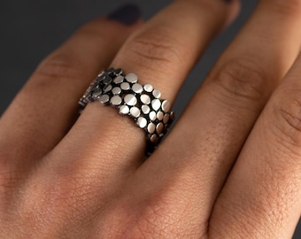 Handmade Sterling Silver Dotted Band Ring: Modern Geometric Jewelry