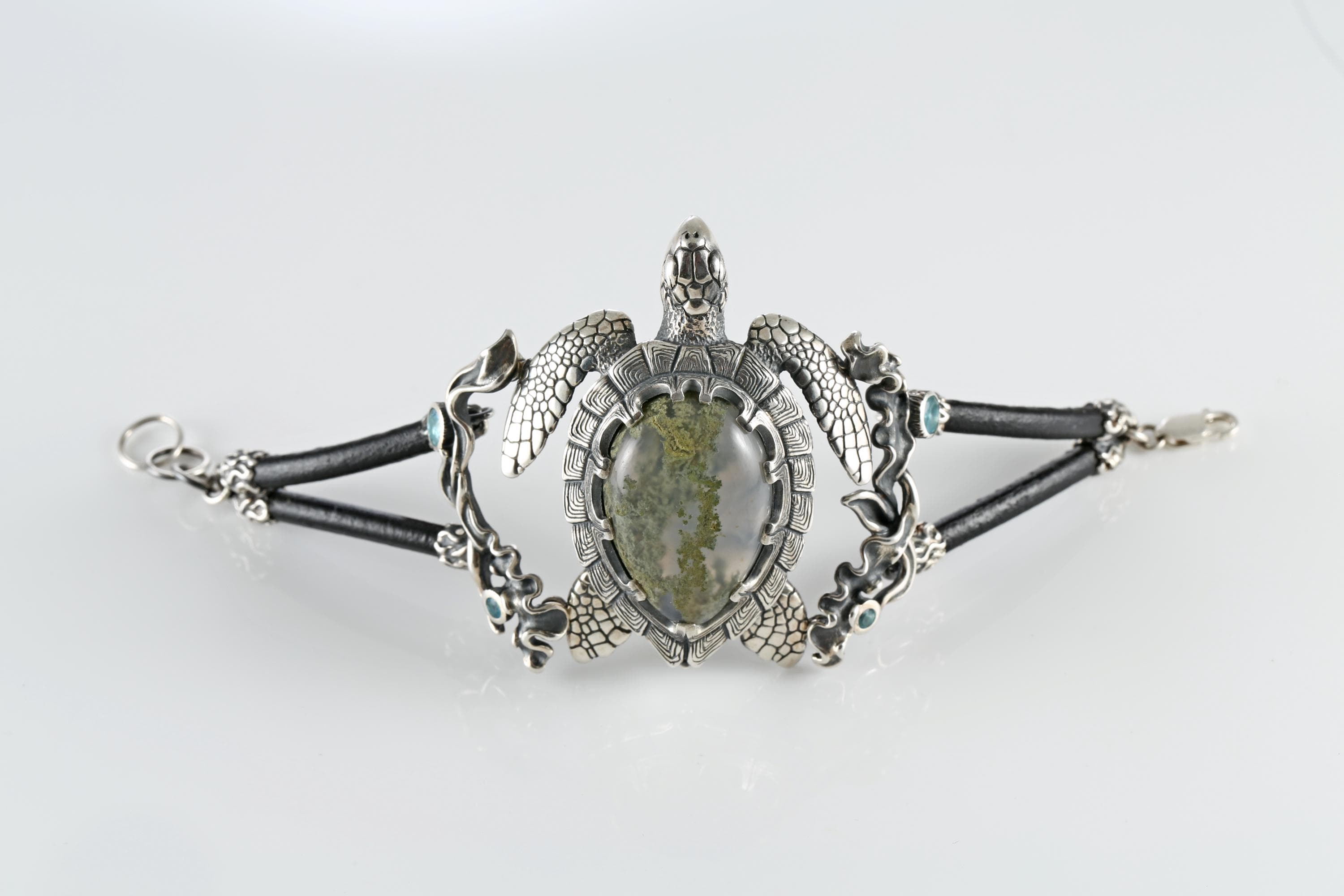 モスアゲートストーンをあしらったハンドメイドのスターリングシルバー