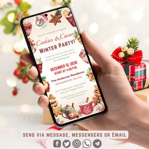 K&ouml;nnte beinhalten: Ein Smartphone zeigt eine festliche Einladung zu einer Cookies & Cacao Winter Party. Das Design zeigt Illustrationen von Keksen, Kakao und Weihnachtsdekorationen. Die Einladung enth&auml;lt Datum, Uhrzeit und Ort der Veranstaltung.
