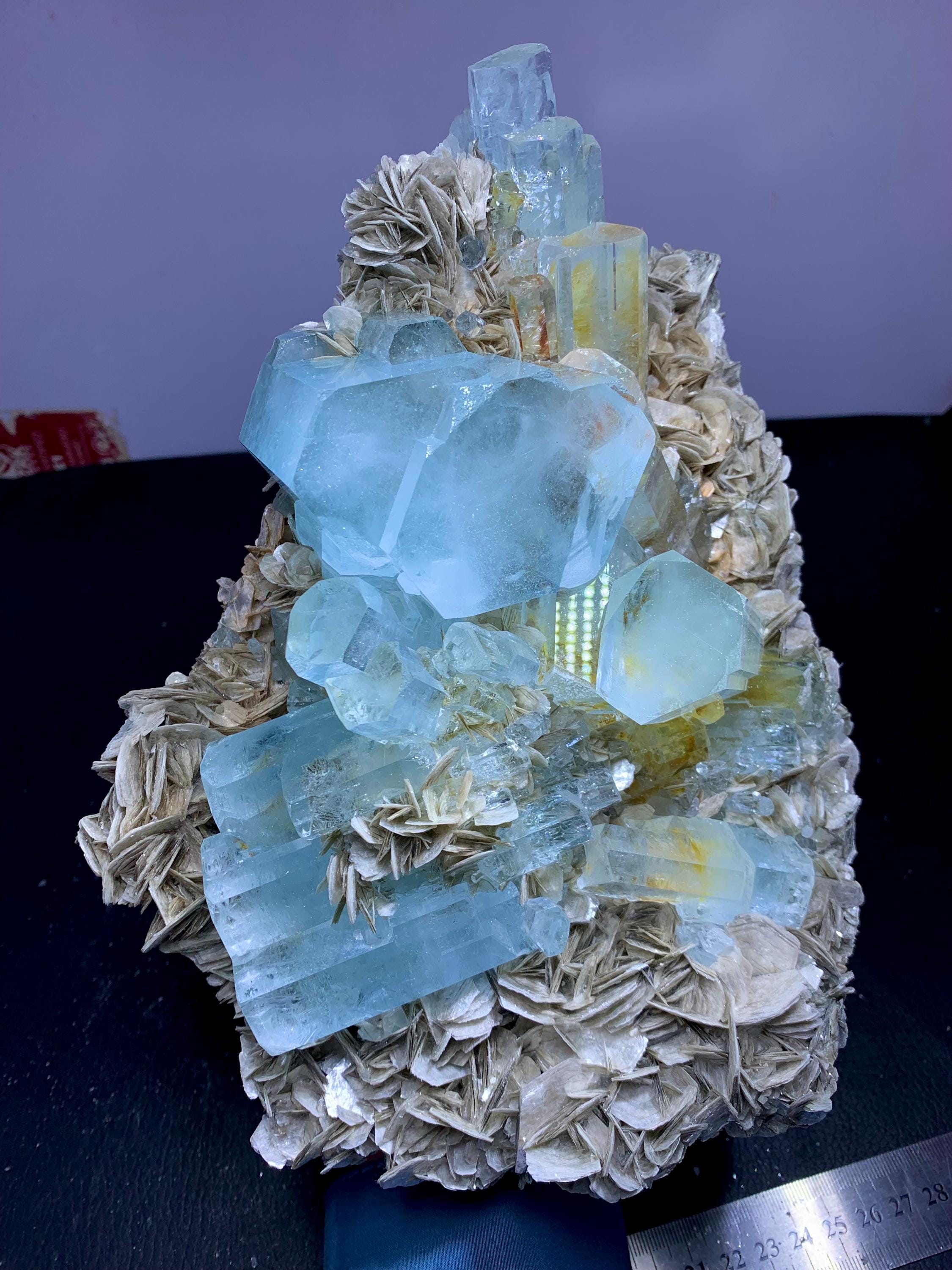 4kg天然スカイブルーアクアマリン結晶クラスターと白雲母の組み合わせ
