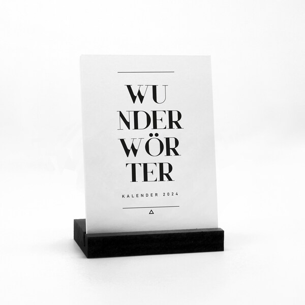 WUNDERWORTER 2024 - Small calendar in size A6 to stand or hang up - 12 wonderful words in a cool design