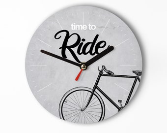 Mini Wanduhr 15 cm - Time to Ride - Retrobike - Coole Sportler Deko - Perfektes Geschenk - Radfahrer * innen - Fahrrad - Zeit zum Radfahren