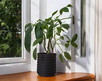 Vaso da fiori ondulato stampato in 3D: moderno vaso cilindrico nero
