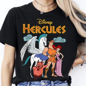 Camiseta clásica de Hércules de Disney, foto grupal, gráfico vintage, dibujos animados de los 90, mitología griega, Disney para adultos, héroe infantil, regalo para fans.