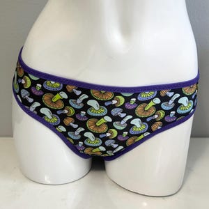 LeoLines, LLC ™ Spandextyg med svampmönster Underkläder/BH Tillverkade för transflickor/kvinnor mtf - Välj kantfärg - Trosor och BH säljs separat