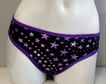 LeoLines, LLC ™ Bragas de tela de spandex brillante con estampado de estrellas moradas, ropa interior para niñas/mujeres transgénero M2F mtf - Bragas, sujetadores deportivos