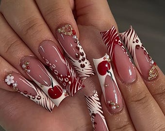 Press-on naglar med djärva körsbärs- och blommönster | Tiger-lösnaglar | Zebrastjärna-körsbärsnagelkonst | Vildkörsbärsnagellack | Trendigt återanvändbart nagelset