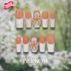 Unghie con punta francese di base con fiori 3D, base beige e bianca, unghie finte floreali rosate, unghie lunghe quadrate, unghie quotidiane