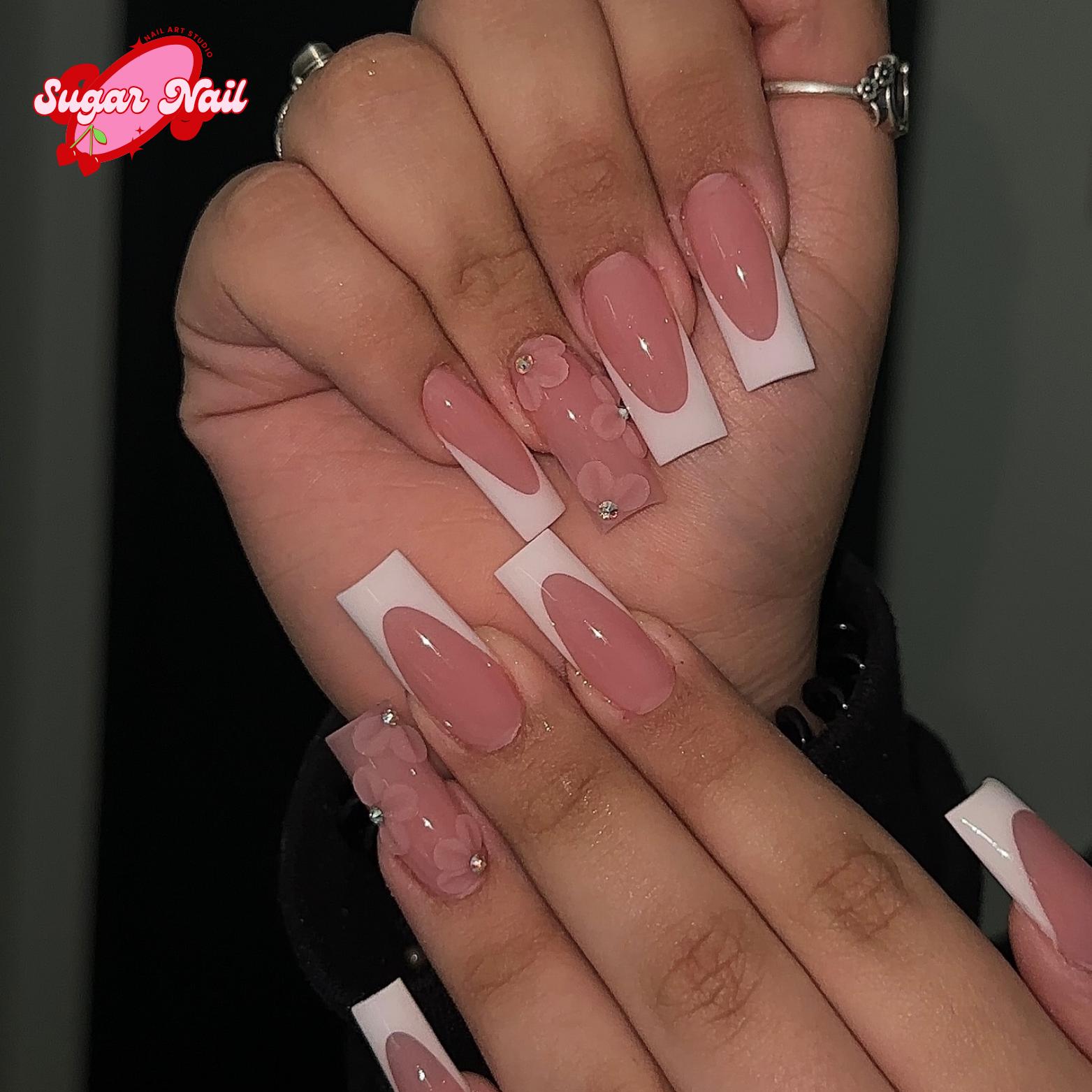 French Vintage Vibe for Elegant Nails