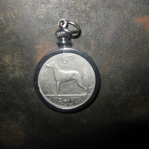 Vintage 1935 20mm Irish Ireland Celtic Silver Tone Six Pence Wolfhound / Harp Dog Bezel Set Coin Necklace Free Shipping