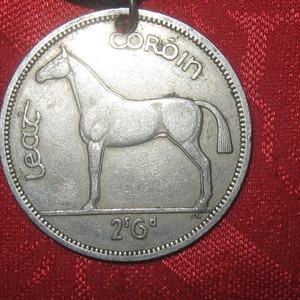 Large  Irish  Silver  Tone  Horse / Harp Coin  Pendant