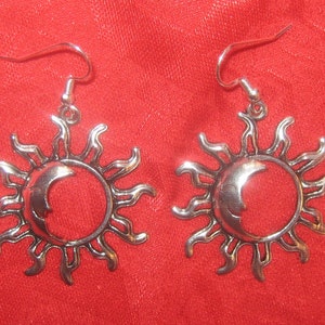 NEW Wiccan Large Silver Tone 35mm Beautiful Sun Ray Moon Earrings