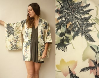 1970's Vintage Crepe Leaf & Floral Pattern Japanese Kimono Duster Jacket Haori