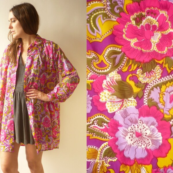 1970's Vintage Psychedelic Floral Printed Nylon Housecoat Duster Veste