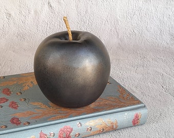 Keramikapfel in irisierender metallischer dunkler Glasur, ein handgeformter Apfel, OOAK-Keramikapfel, Skulptur-Keramikdekoration, einzigartige Keramik