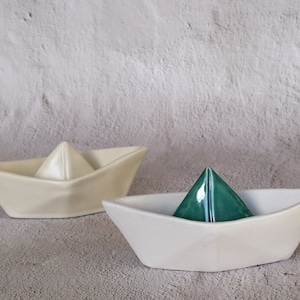 Barca di carta ceramica, barca di ceramica turchese, barca di origami, barca di ceramica fatta a mano, barca decorativa, ceramica e terracotta